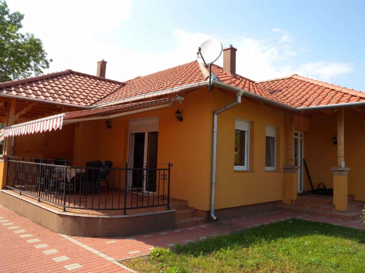 Holiday Home Balatonmariafurdo, Somogy 1 Balatonkeresztur Ngoại thất bức ảnh